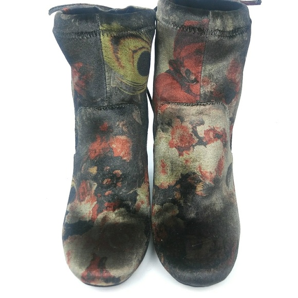 A new day size  booties - Picture 3 of 4